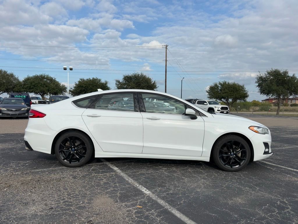 2020 Ford Fusion SE photo 4