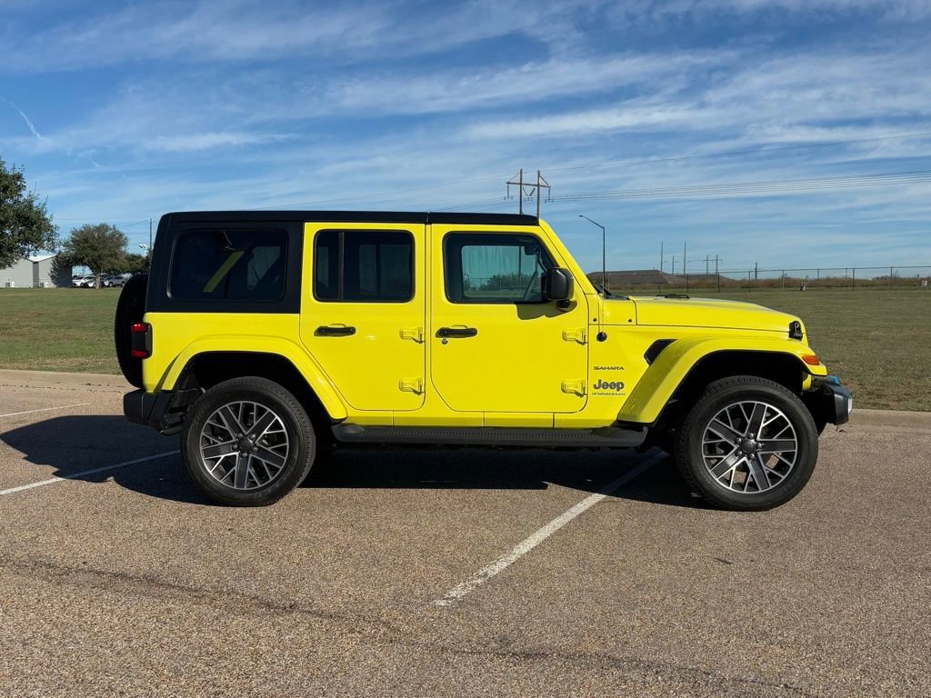 2023 Jeep Wrangler 4xe Sahara photo 4