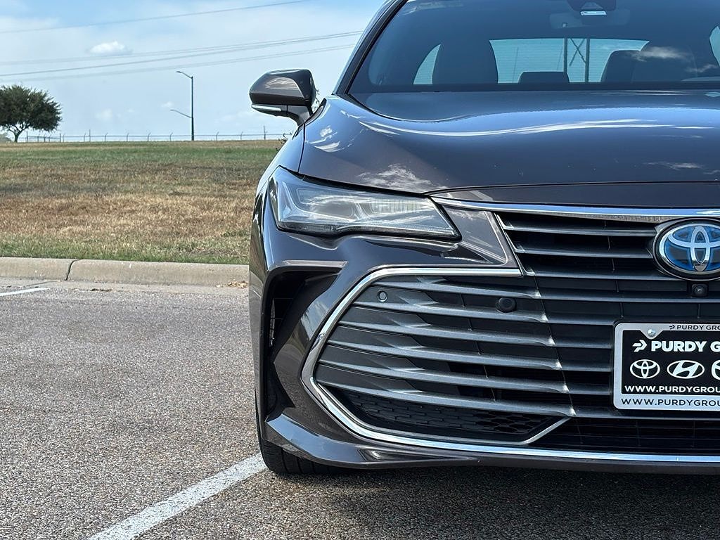 Used 2020 Toyota Avalon Hybrid Limited Sedan