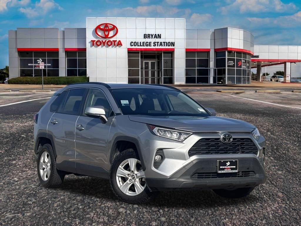 2019 Toyota RAV4 XLE's photo