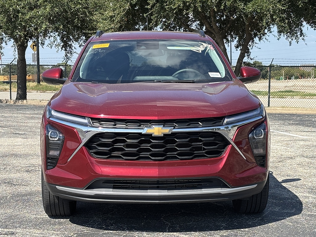 Used 2025 Chevrolet Trax LT SUV