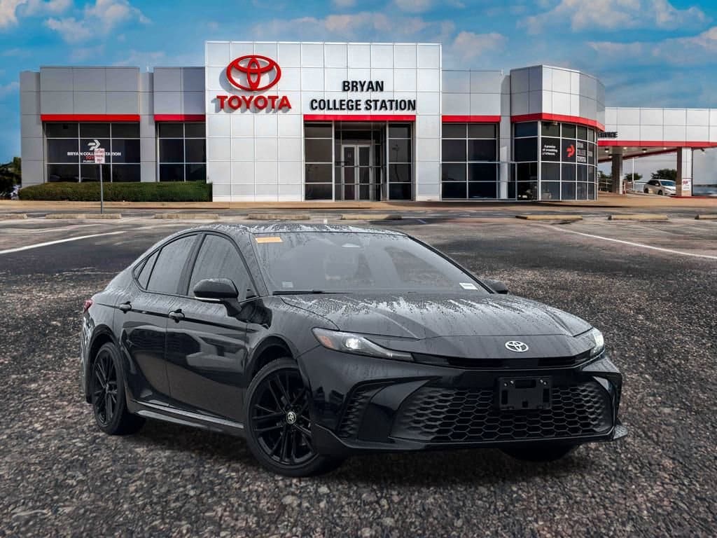 Used 2025 Toyota Camry SE Sedan