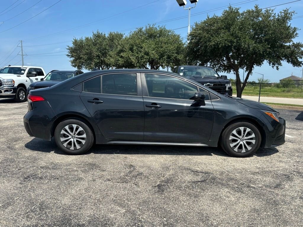 2022 Toyota Corolla Hybrid LE photo 4