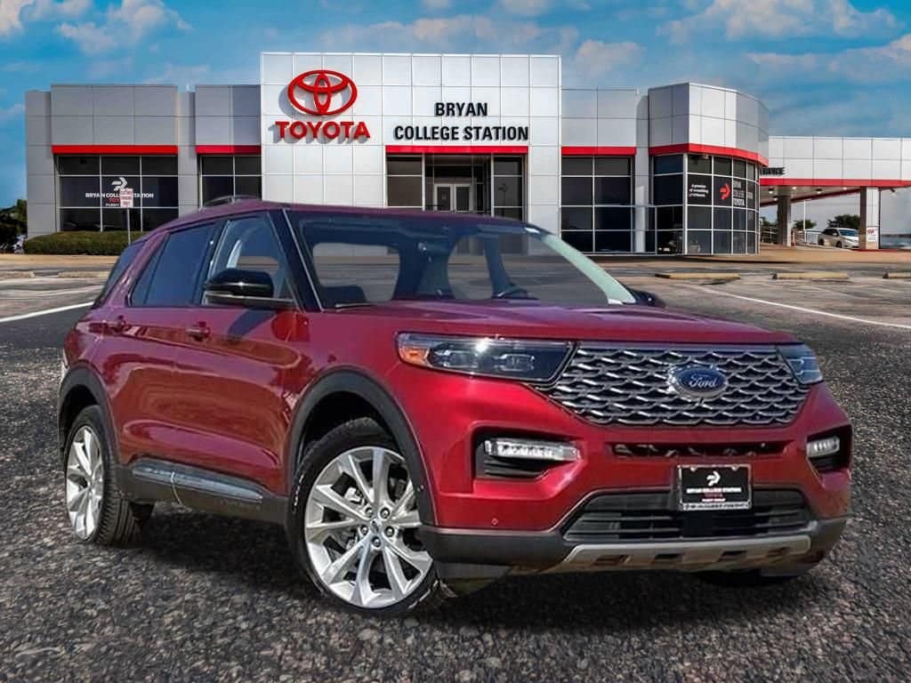 2022 Ford Explorer Platinum's photo