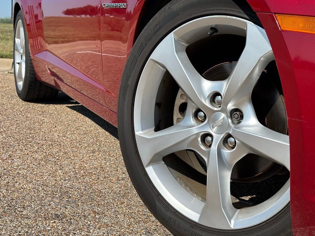 2015 Chevrolet Camaro 2LT photo 2