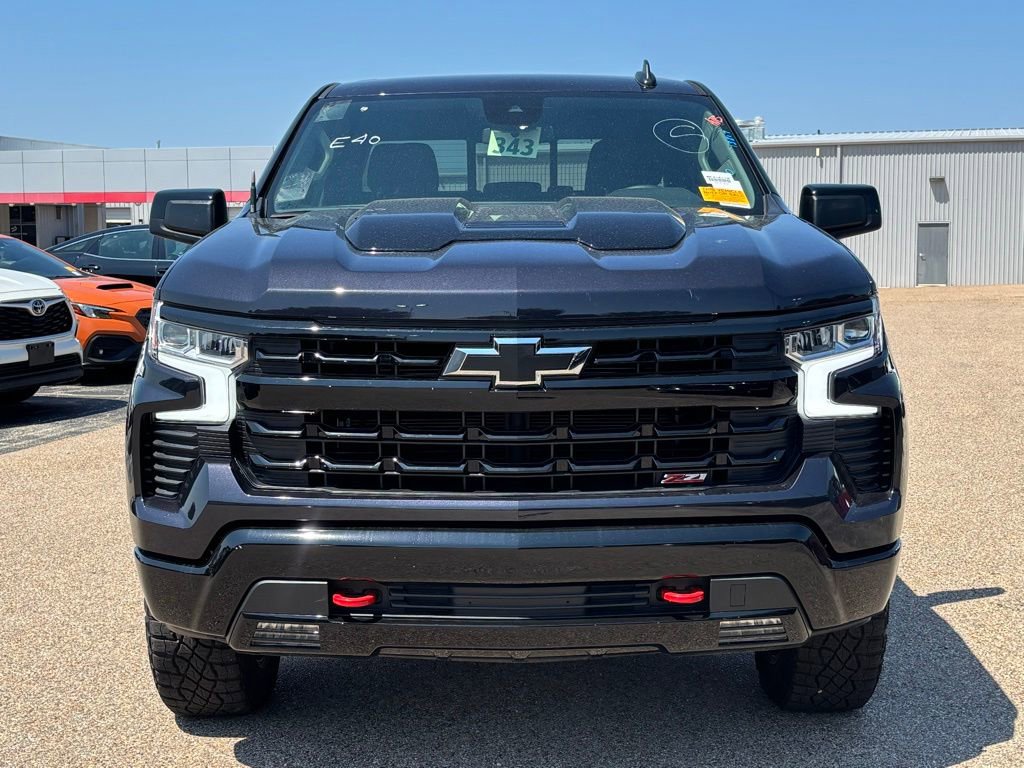 2024 Chevrolet Silverado 1500 LT Trail Boss photo 2
