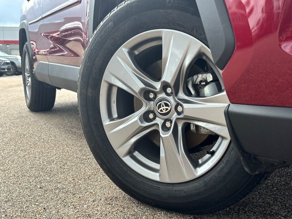 Used 2024 Toyota RAV4 XLE with VIN 2T3RWRFV3RW239385 for sale in Bryan, TX