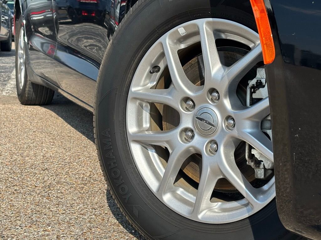 Used 2024 Chrysler Pacifica Touring L Van Passenger Van