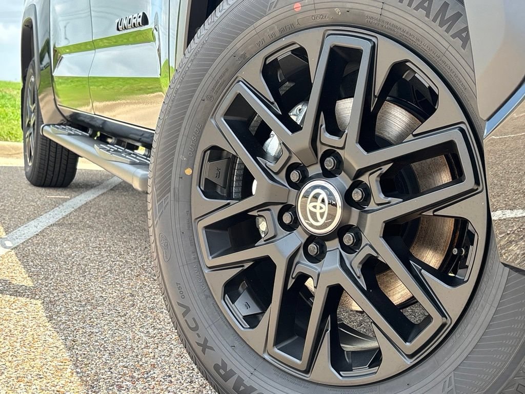 New 2026 Toyota Tundra Limited LIMITED CREWMAX 5.5