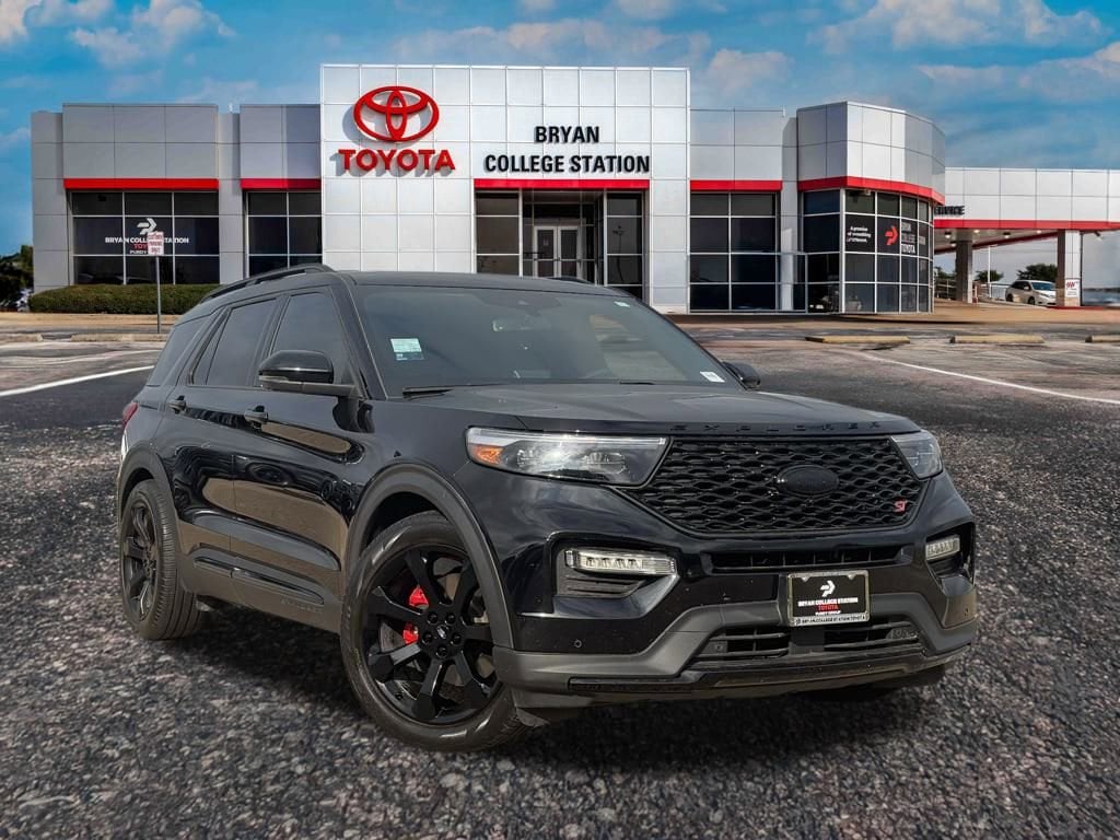 2023 Ford Explorer ST's photo