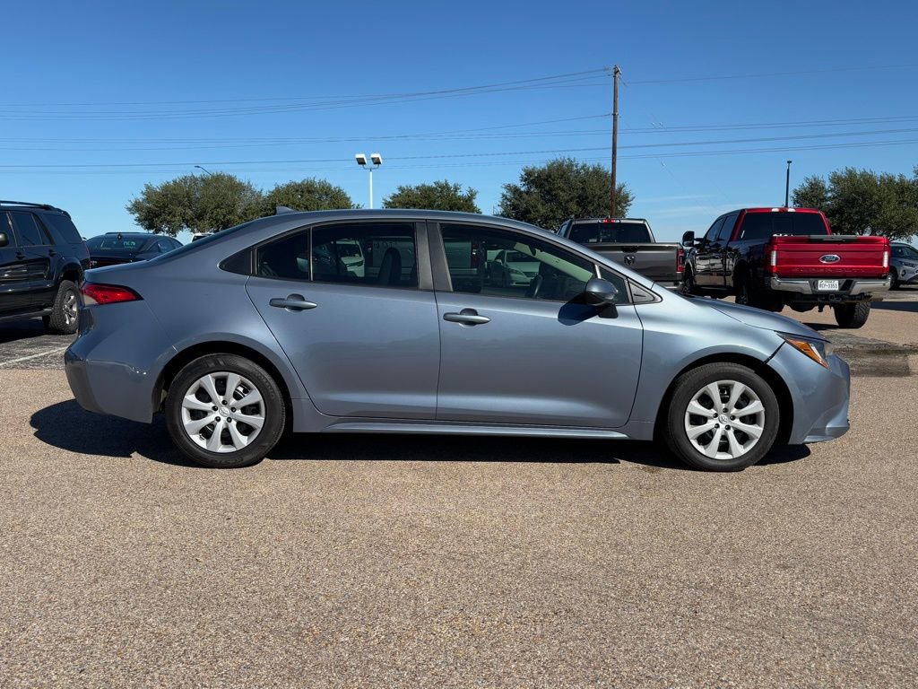 2024 Toyota Corolla LE photo 3