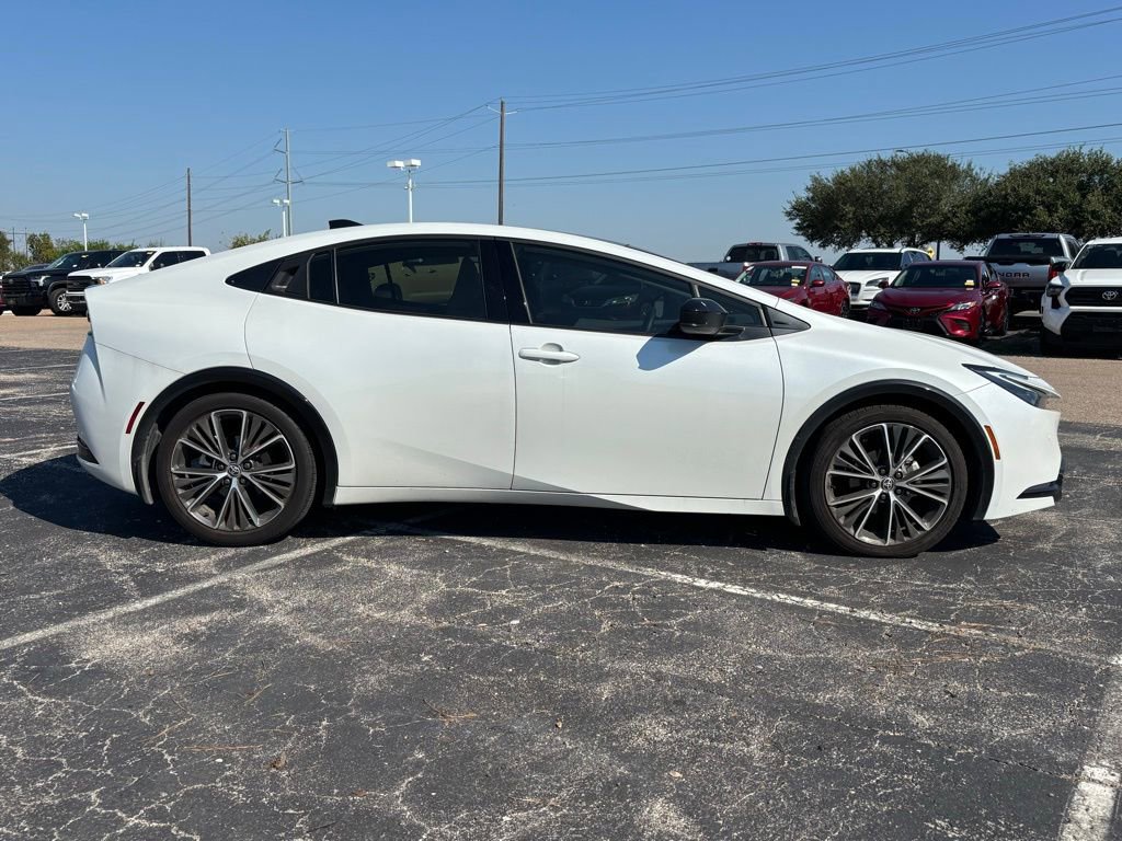 2024 Toyota Prius LE photo 4