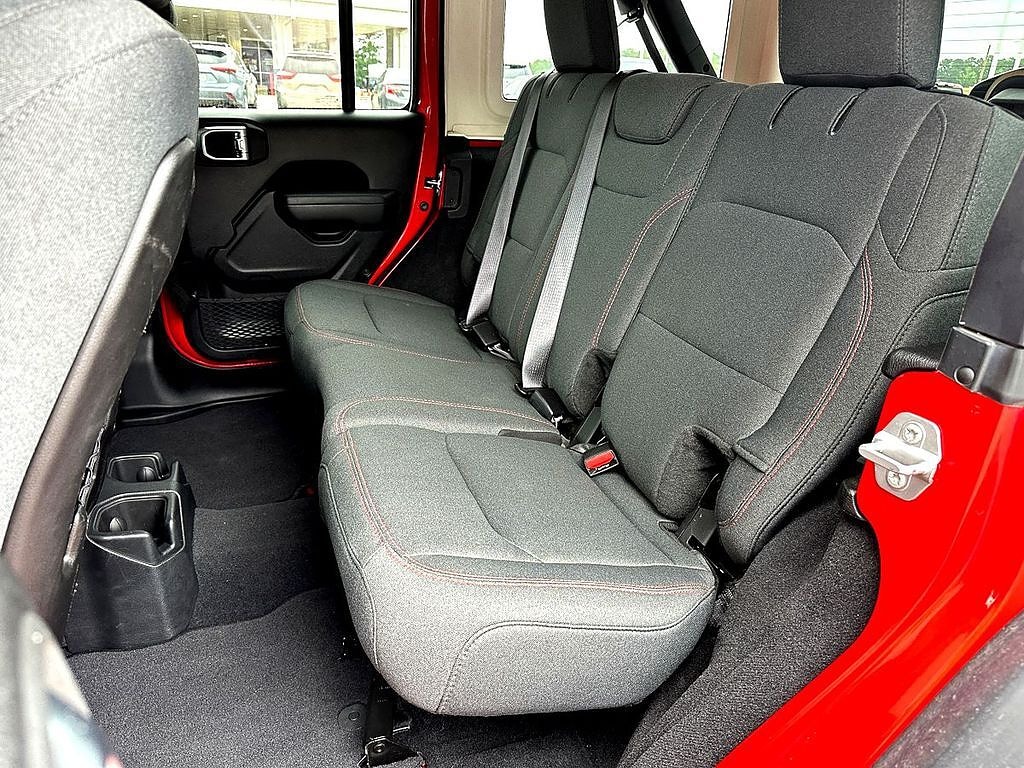 2025 Jeep Wrangler 4-Door Rubicon - Photo 18