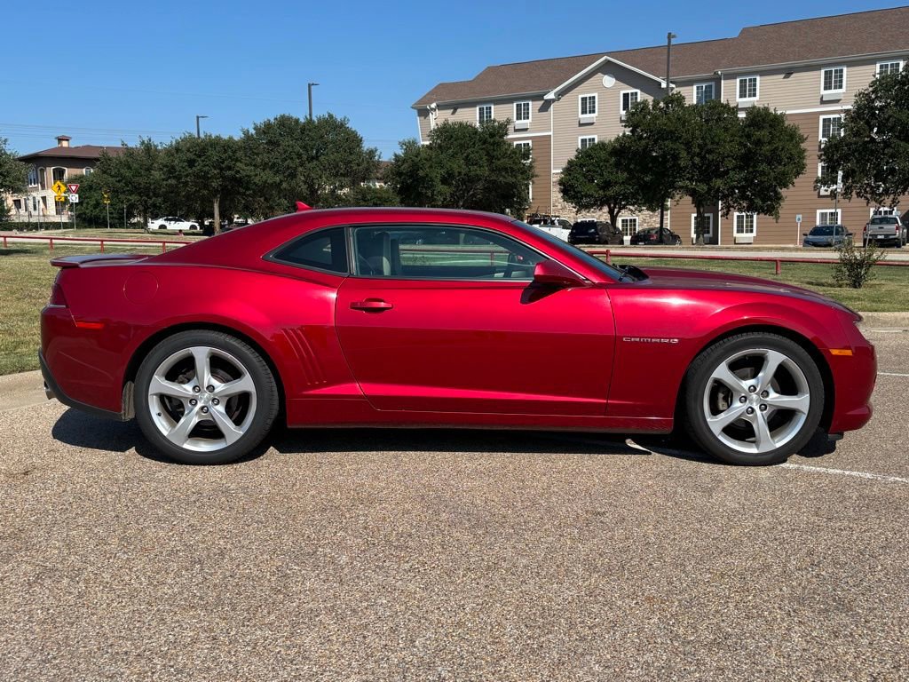 2015 Chevrolet Camaro 2LT photo 4