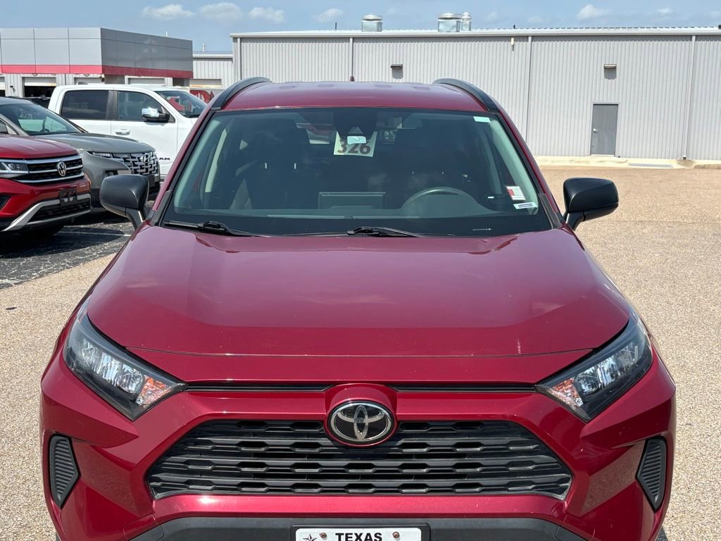 2020 Toyota RAV4 LE photo 2