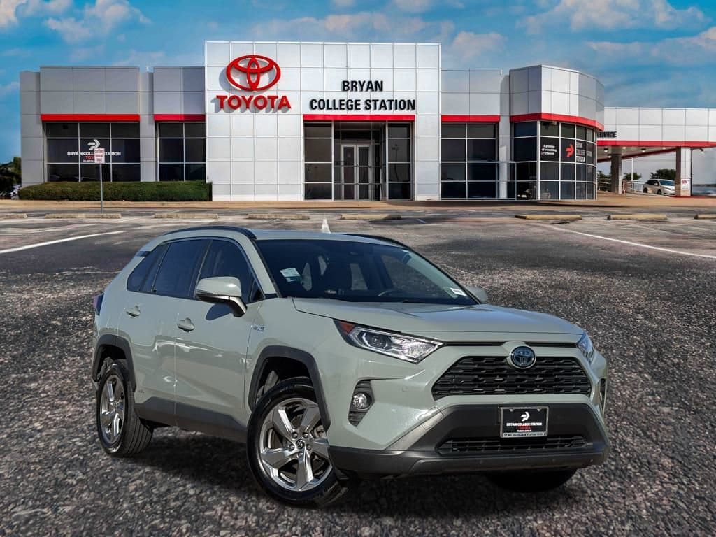 2021 Toyota RAV4 XLE Premium's photo