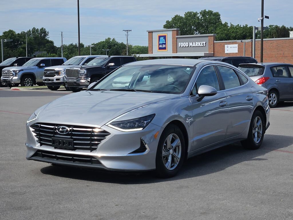 Used 2023 Hyundai Sonata SE Sedan