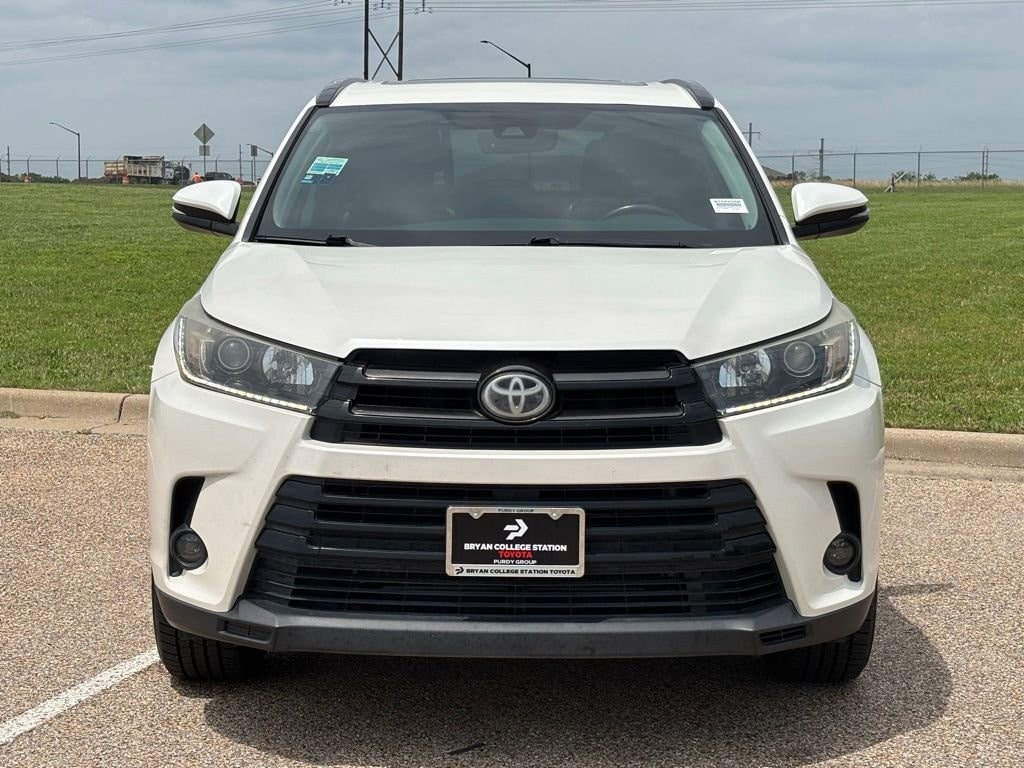Used 2019 Toyota Highlander SE V6 SUV