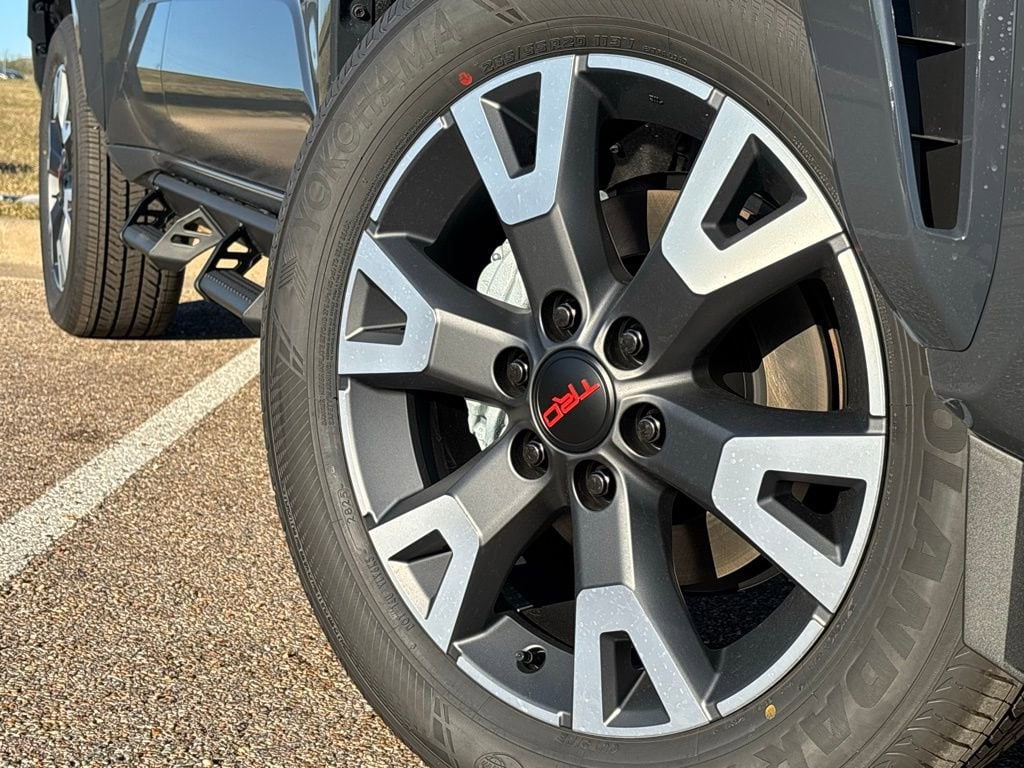 New 2025 Toyota 4Runner TRD Sport 4WD TRD SPORT