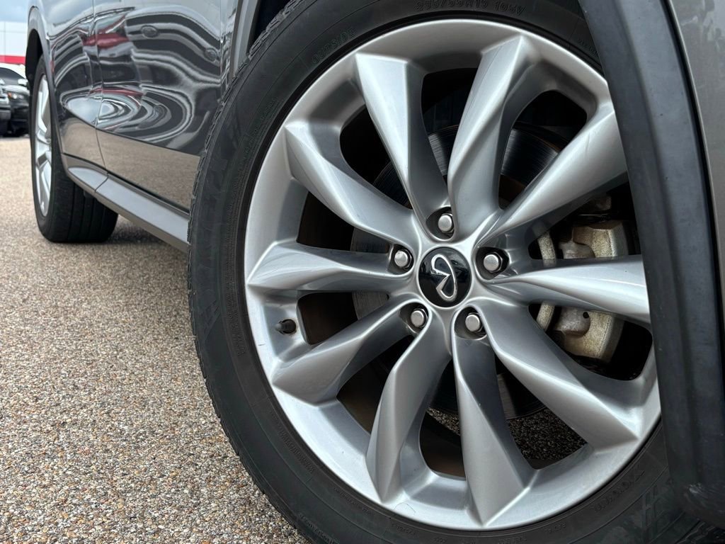 2020 Infiniti QX50 Essential photo 2