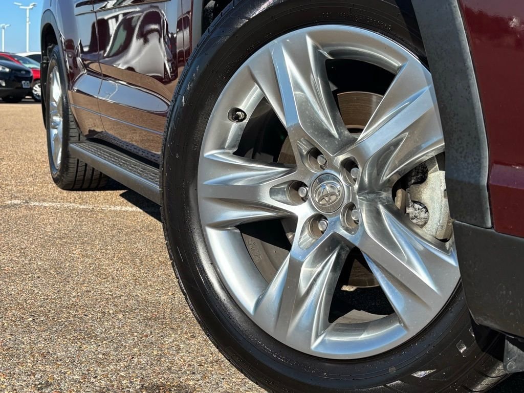 Used 2014 Toyota Highlander Limited V6 SUV