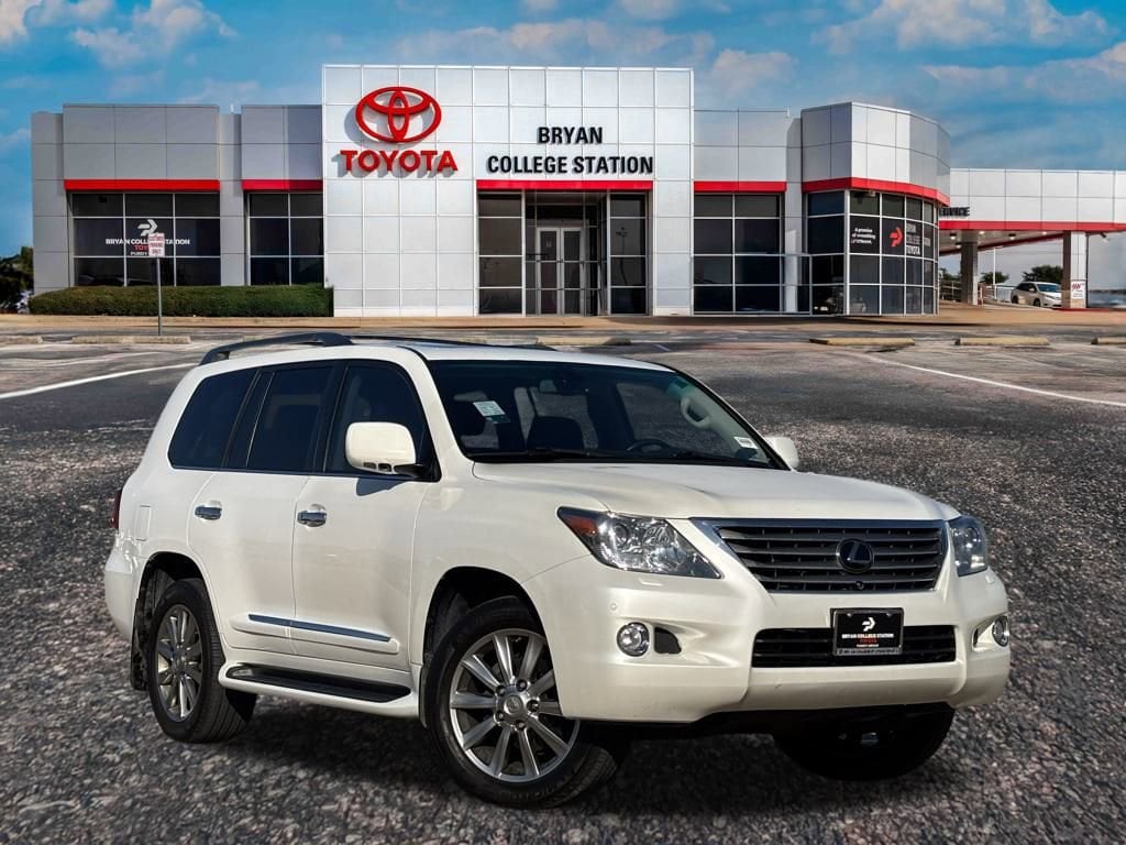 2011 Lexus LX 570's photo