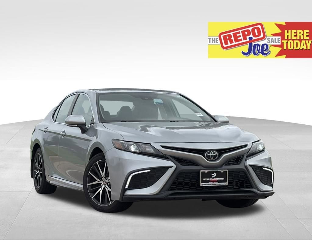 Used 2024 Toyota Camry SE Sedan
