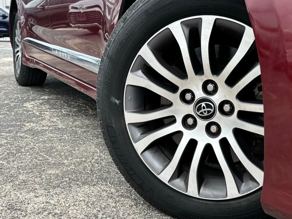 Used 2018 Toyota Sienna XLE with VIN 5TDYZ3DC2JS916143 for sale in Bryan, TX