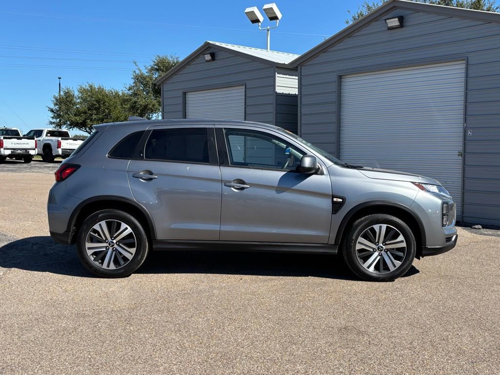 2024 Mitsubishi Outlander Sport ES photo 3