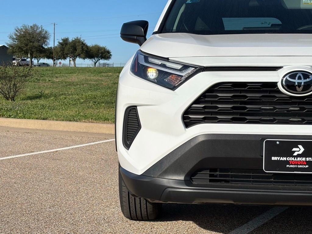 New 2025 Toyota RAV4 LE LE FWD SUV
