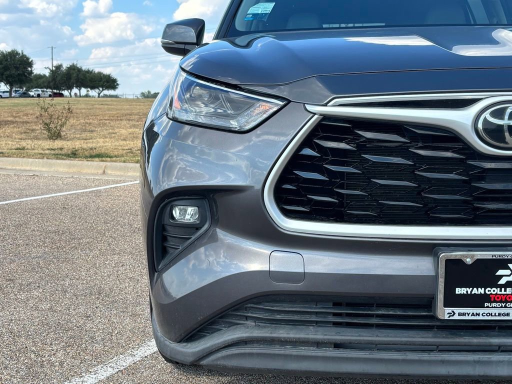 2022 Toyota Highlander XLE photo 4