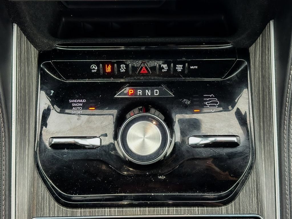 2024 Jeep Wagoneer L Series III - Photo 21