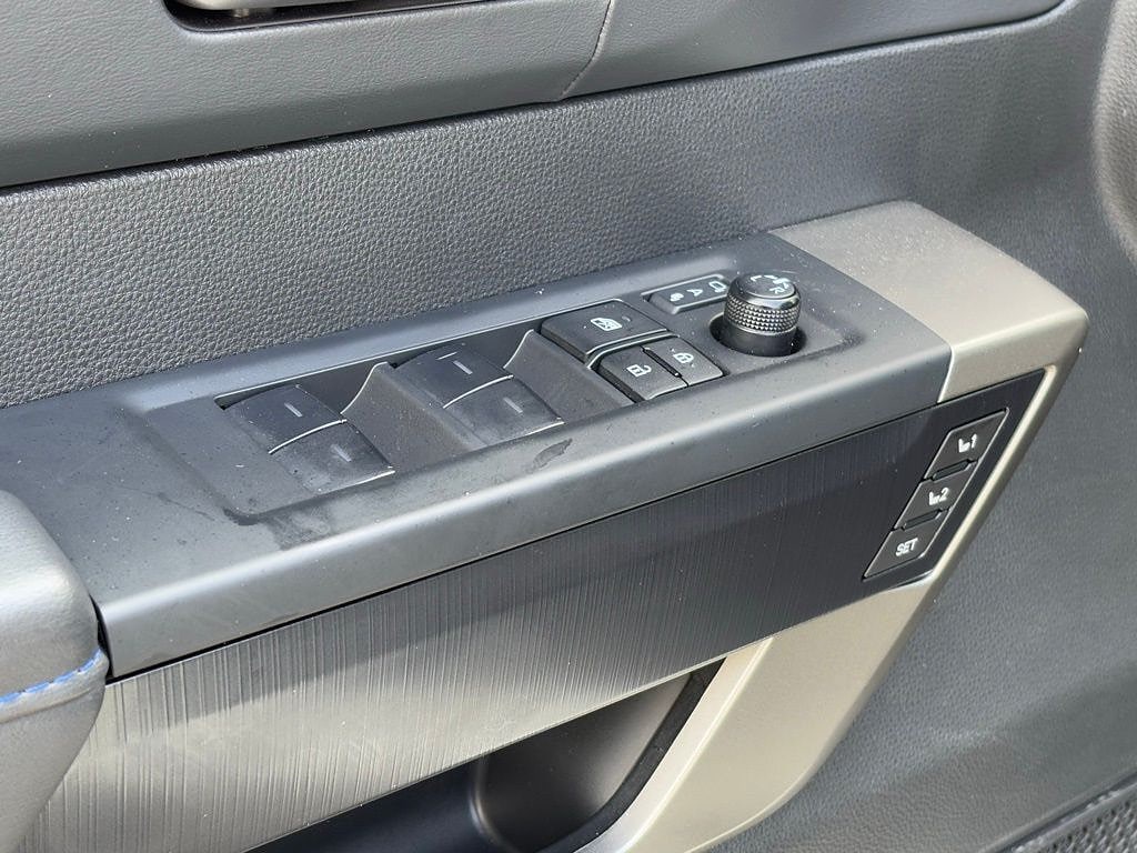2026 Toyota Tundra Platinum - Photo 28
