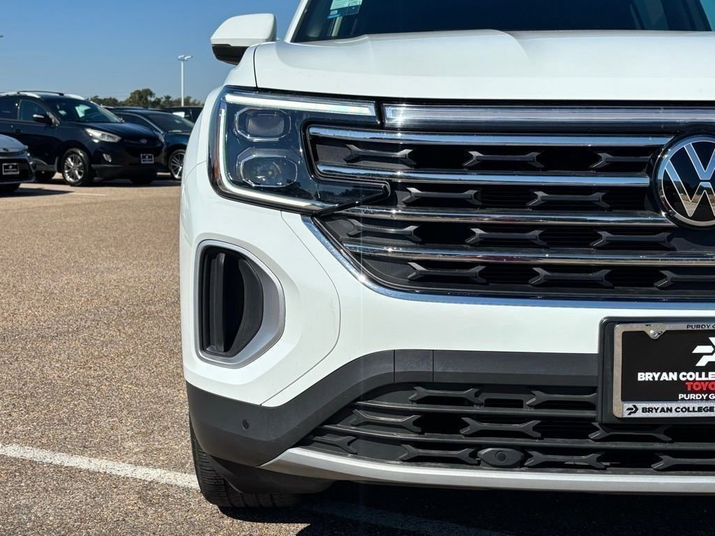 Used 2025 Volkswagen Atlas 2.0T SE w/Technology SUV