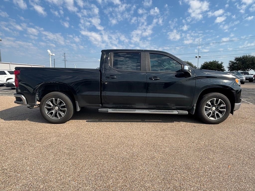 2022 Chevrolet Silverado 1500 photo 2