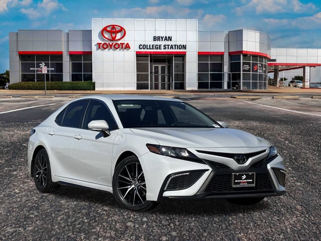 Used 2024 Toyota Camry SE Sedan