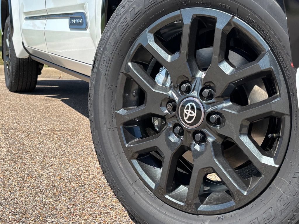 New 2026 Toyota Tundra Platinum PLATINUM CREWMAX 5.5