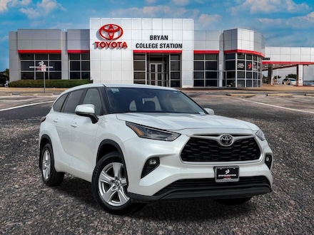 2023 Toyota Highlander LE SUV