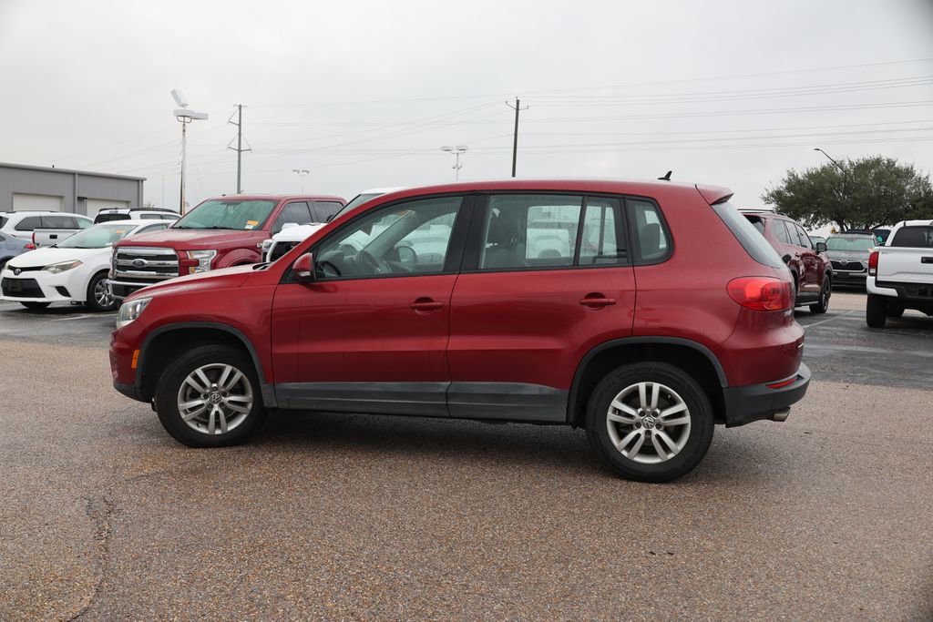 2014 Volkswagen Tiguan S photo 2