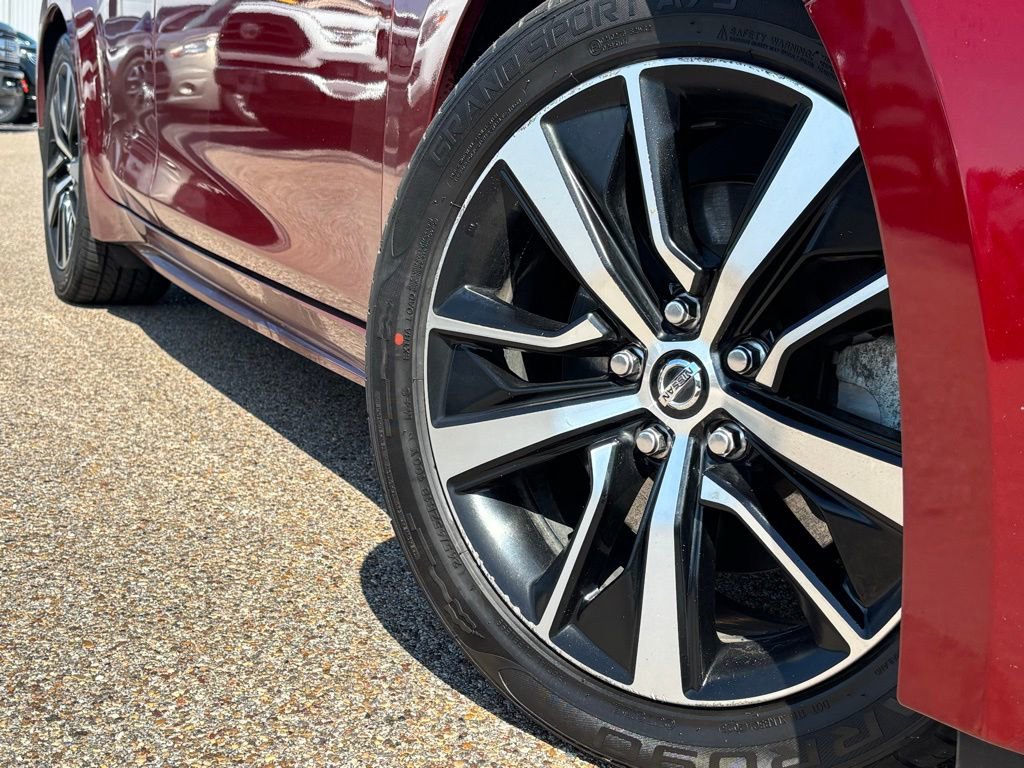 2022 Nissan Maxima SV photo 2