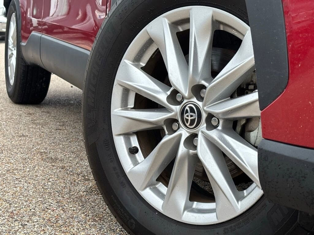 Used 2024 Toyota Corolla Cross LE SUV