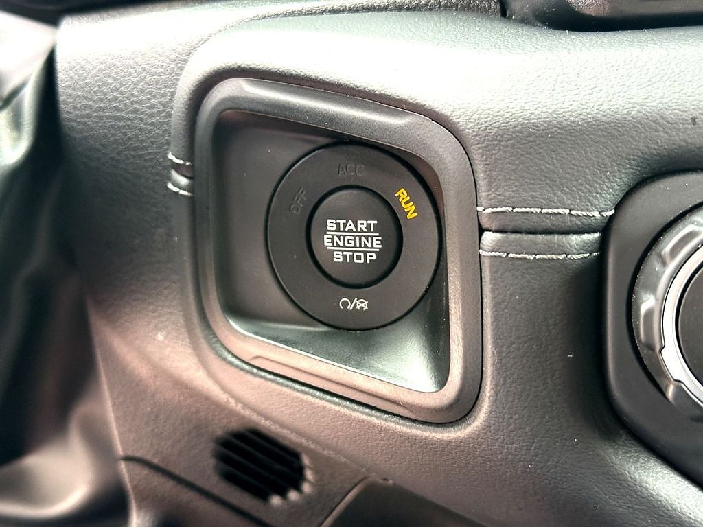 2025 Jeep Wrangler 4-Door Rubicon - Photo 16