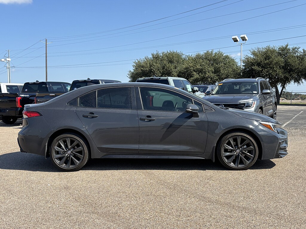 Used 2025 Toyota Corolla SE Sedan