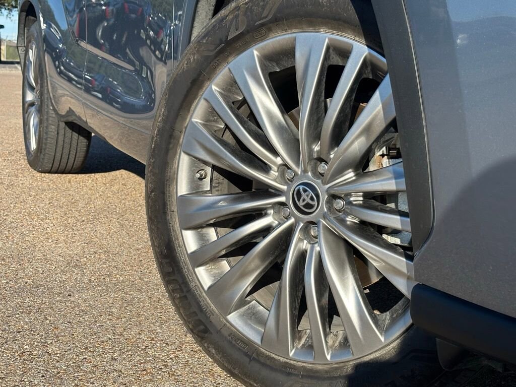 Used 2022 Toyota Highlander Platinum SUV