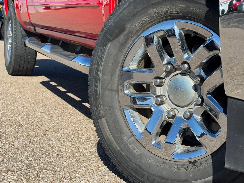 2017 Chevrolet Silverado 2500HD LT photo 2