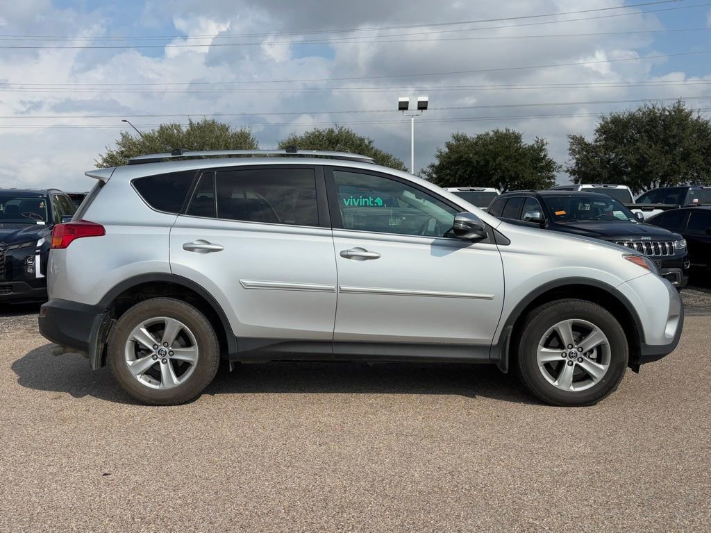 2015 Toyota RAV4 XLE photo 4