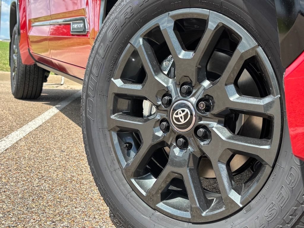 New 2026 Toyota Tundra Platinum PLATINUM CREWMAX 5.5