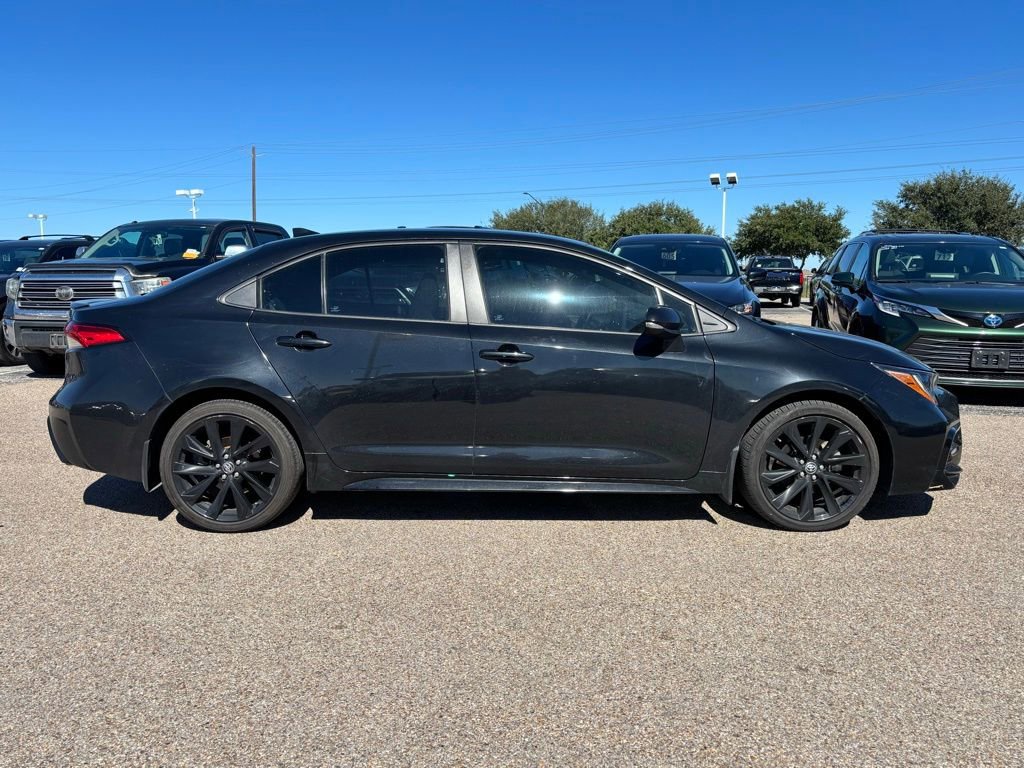2022 Toyota Corolla SE photo 4