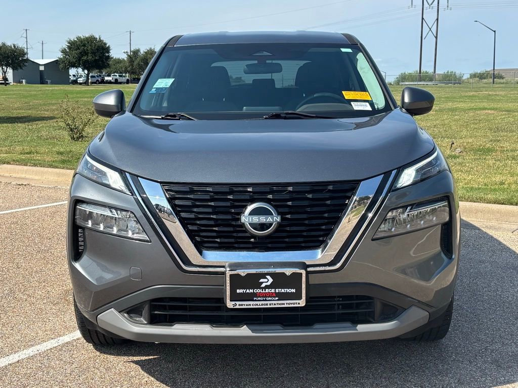 2023 Nissan Rogue SV photo 2