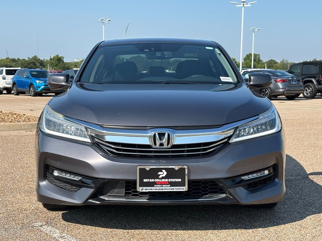 2017 Honda Accord Hybrid Touring photo 3